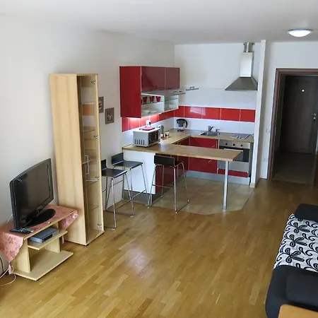 Apartment-studio With Terrace Jatecni * Karlsbad